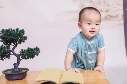辽阳宝宝爱吐奶是什么原因